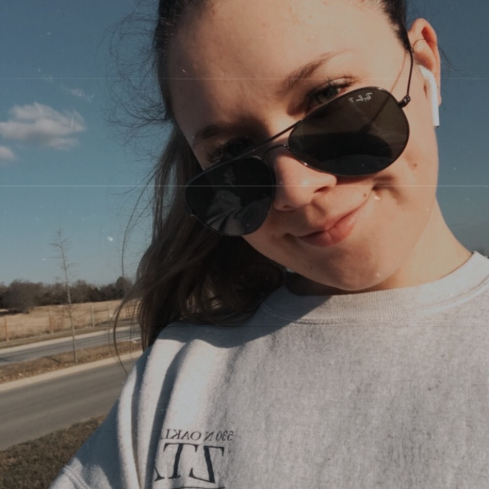 Meet your Posher, Lauren